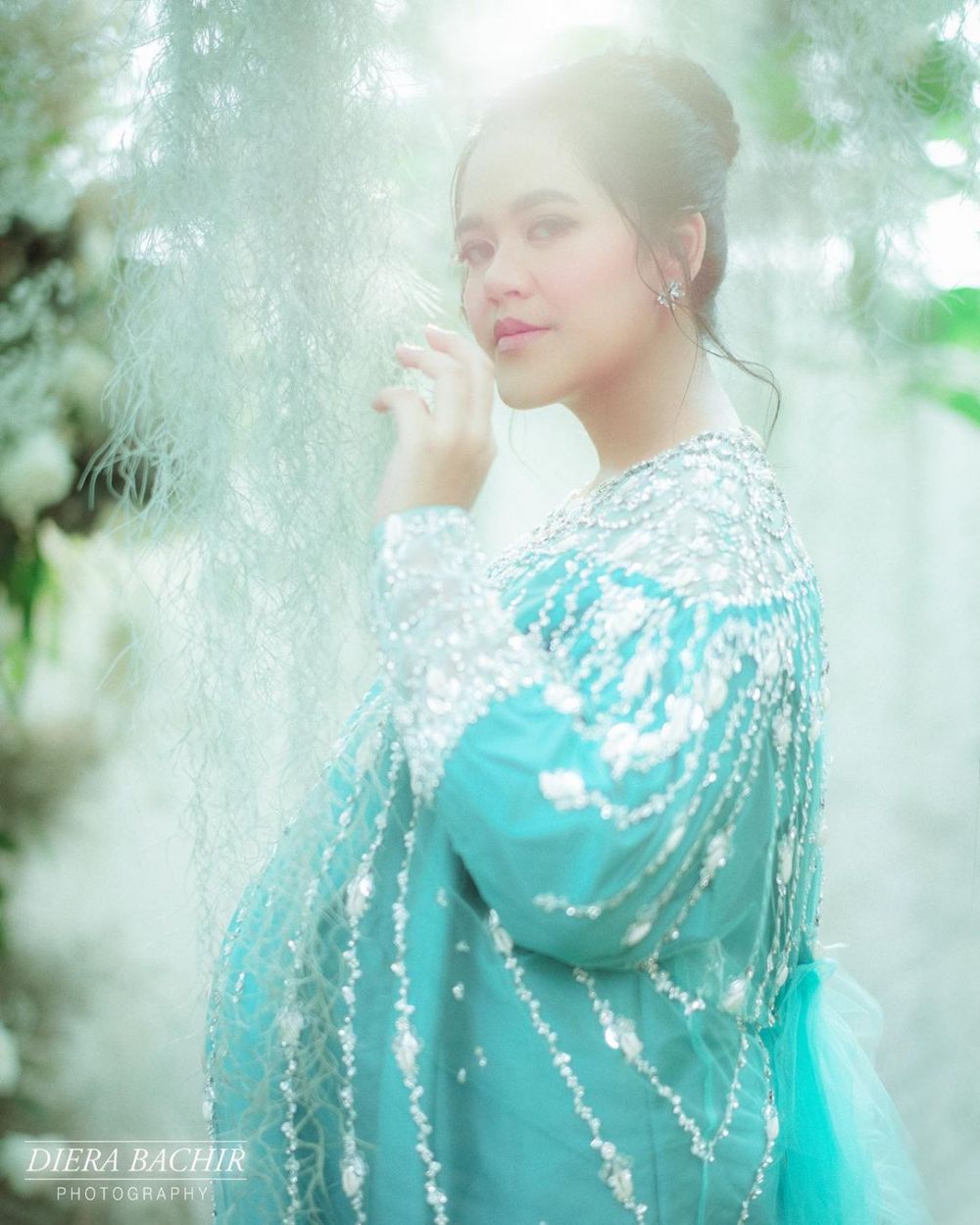 10 Beda gaya maternity Kahiyang Ayu kehamilan anak pertama & kedua