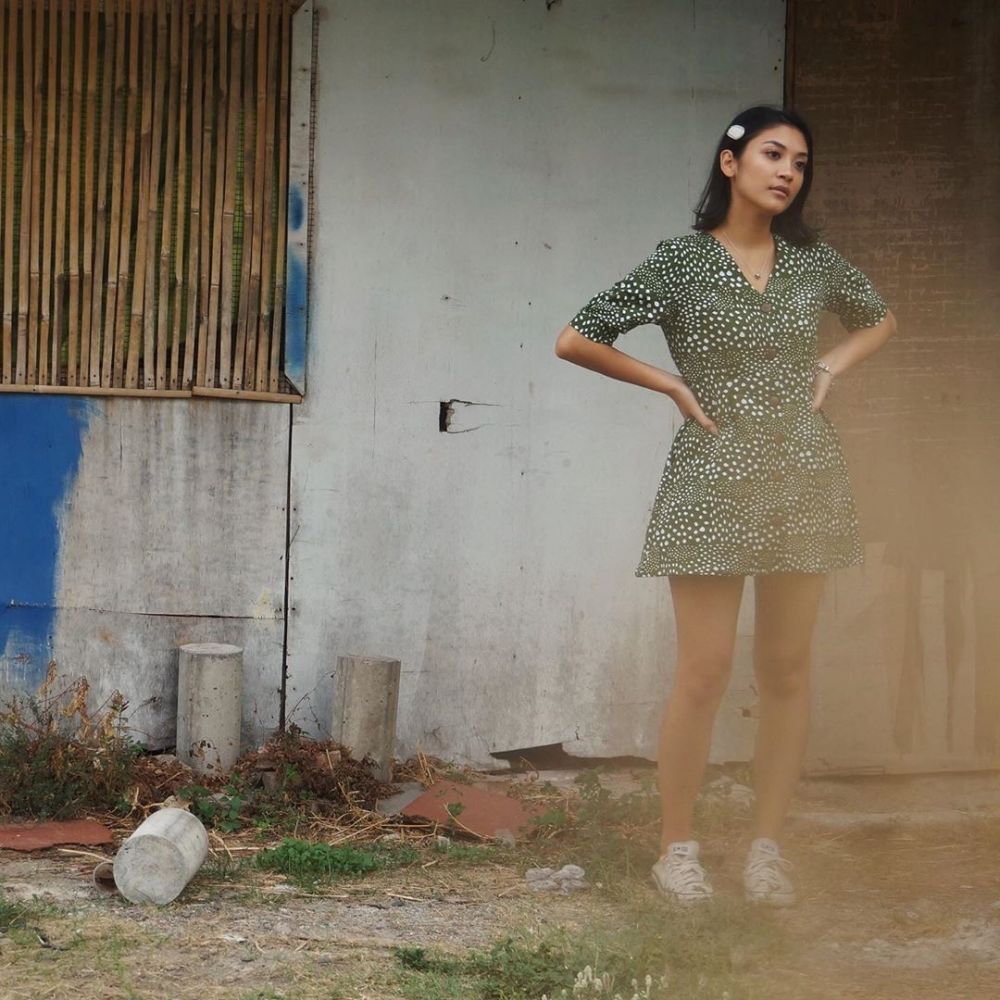 10 Potret Canti Tachril kekasih Adipati Dolken, cantik dan berbakat