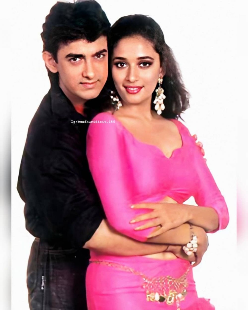 Berteman baik, 7 potret lawas Madhuri Dixit & Aamir Khan serasi abis