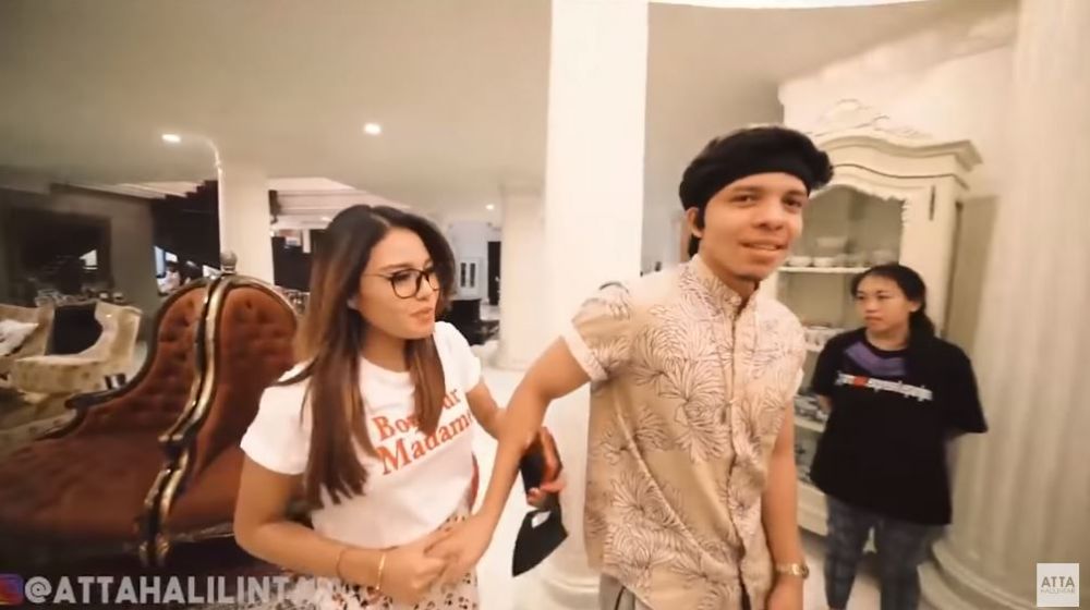 12 Momen Aurel Hermansyah temani Atta Halilintar main futsal