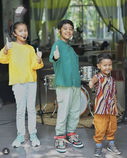 7 Momen 3 anak Widi Mulia main musik bareng sampai rilis single lagu