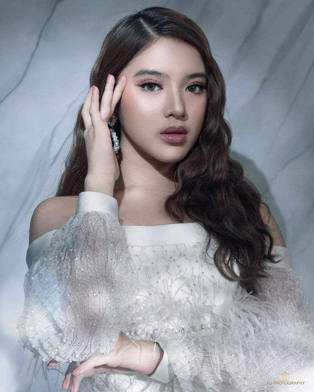 10 Gaya pemotretan Tiara Andini dalam berbagai tema, manglingi