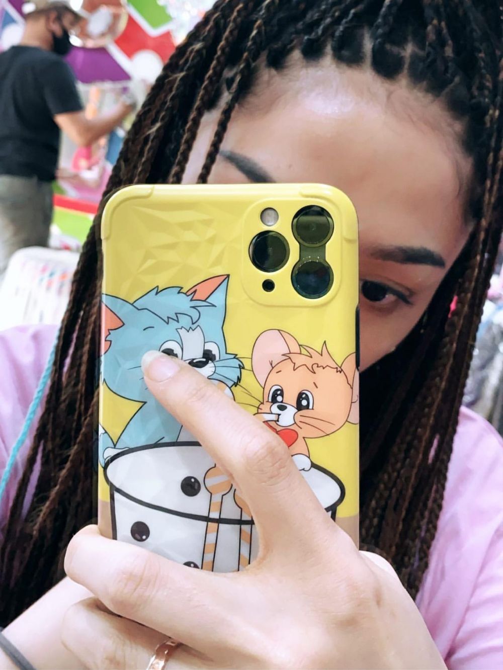 8 Potret terbaru Siti Badriah dengan gaya rambut cornrow, memesona