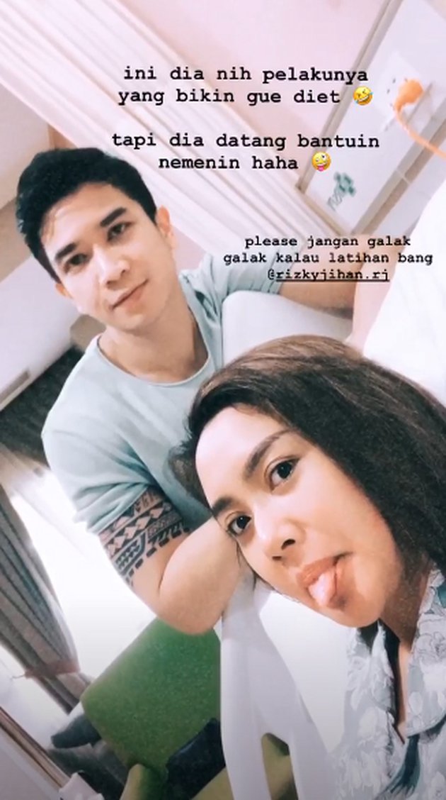10 Potret Cita Citata dirawat di RS, dijenguk mantan kekasih