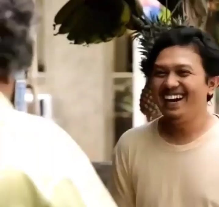 8 Potret terbaru Kang Tisna eks TOP, sekarang jadi pedagang buah