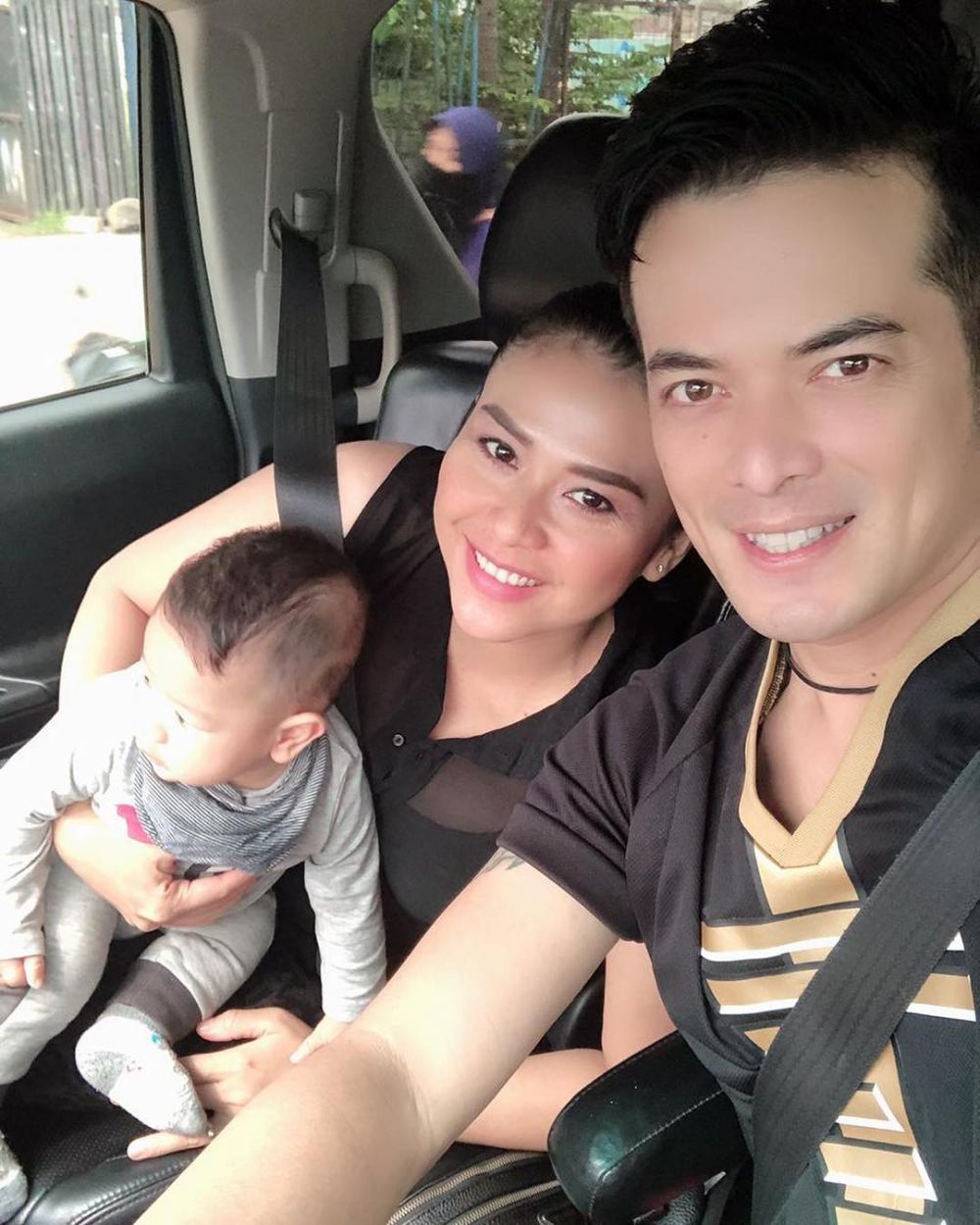 Potret terbaru 8 pemain Tutur Tinular dan pasangan, bikin baper