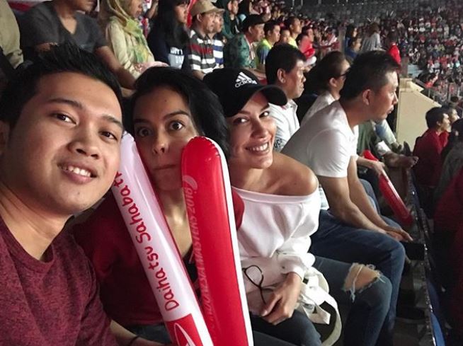 8 Momen keakraban Sophia Latjuba dengan Eva Celia dan pacarnya