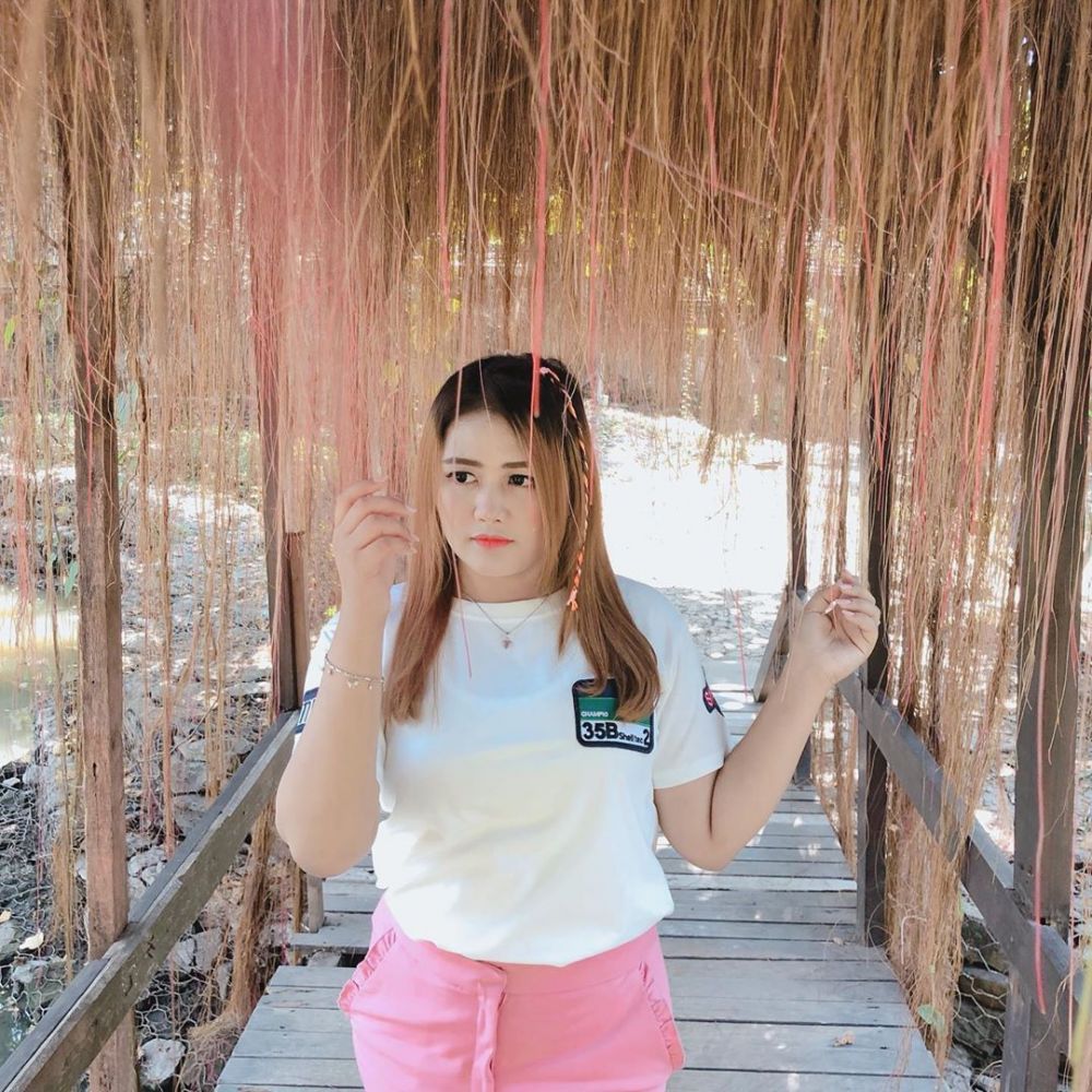 8 Cewek cantik ini rupanya adik seleb Tanah Air, curi perhatian