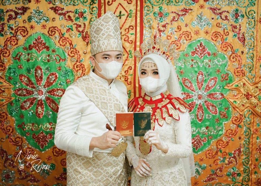 8 Potret Ninie Mbayang, kakak Rey Mbayang yang jarang tersorot