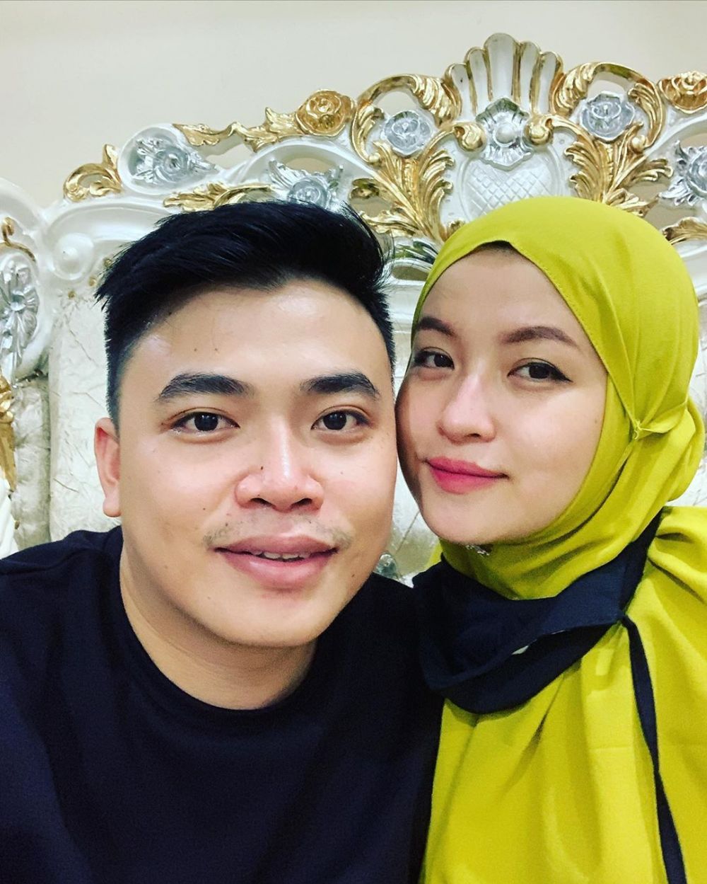 8 Potret Ninie Mbayang, kakak Rey Mbayang yang jarang tersorot