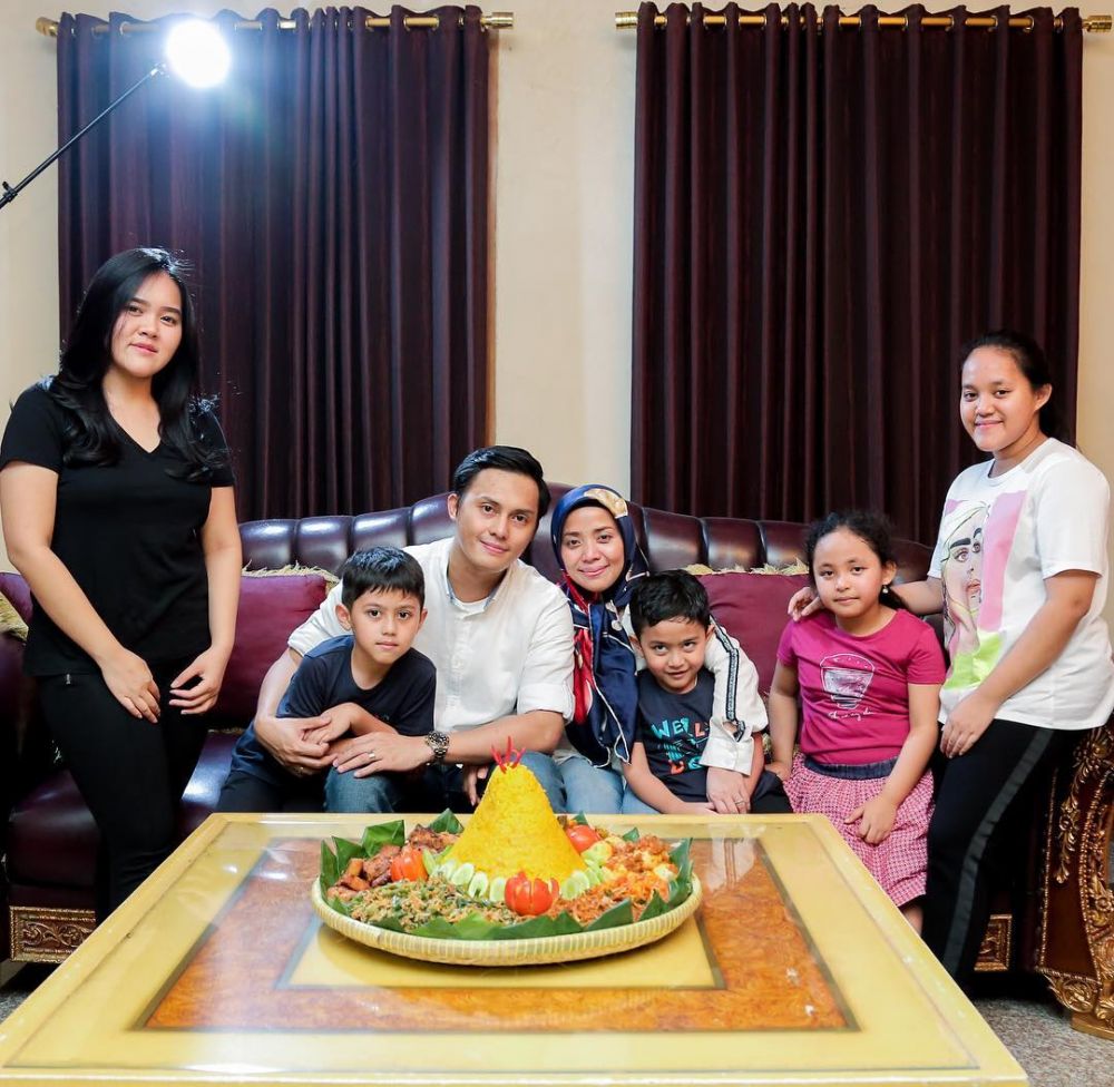 10 Potret Dewi Nurmania putri Muzdalifah, parasnya mirip Kahiyang Ayu