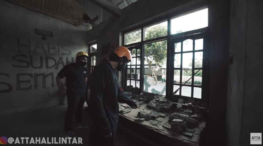 13 Potret liburan Atta &  Aurel, off road bareng di Kaliurang