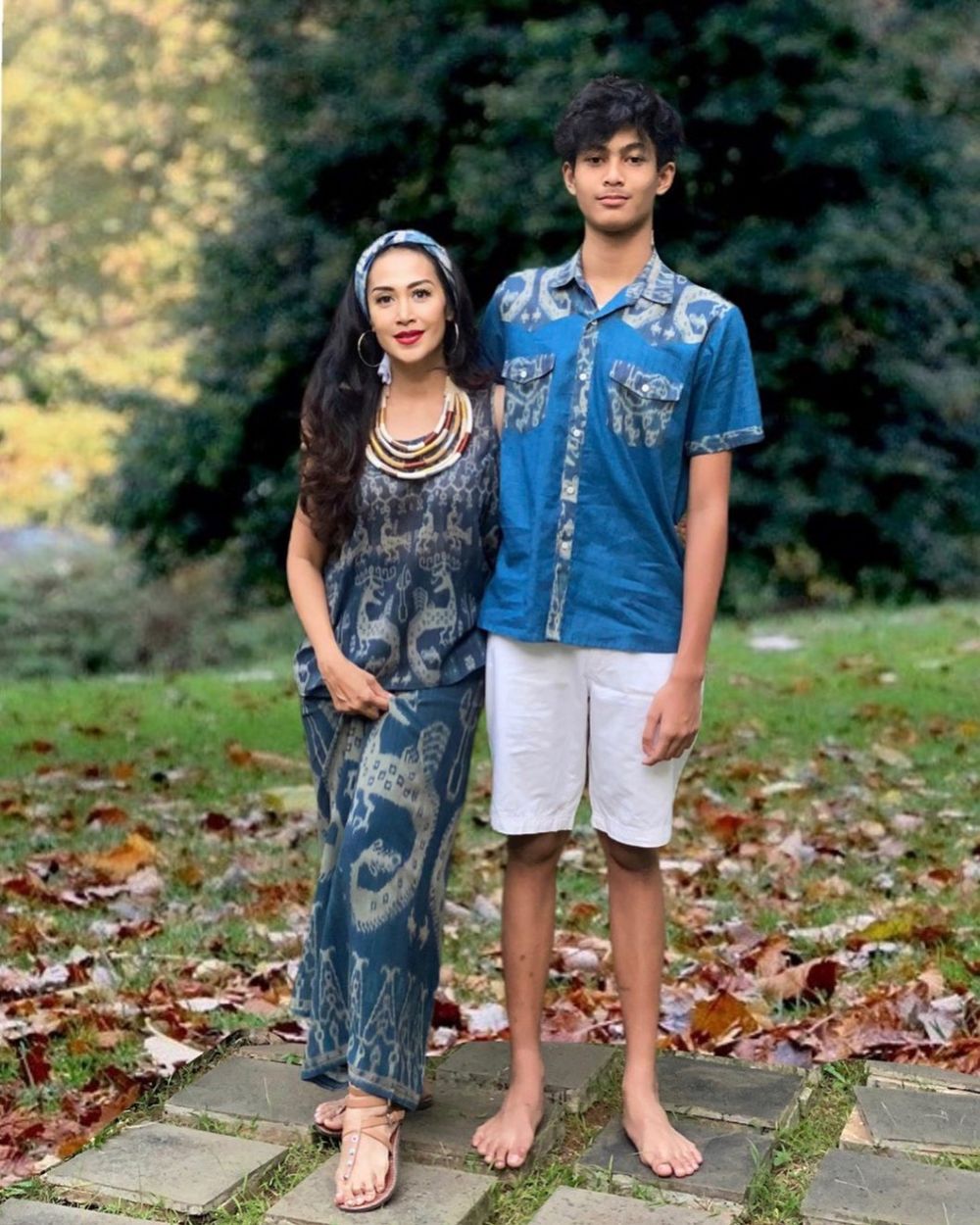 10 Potret Diah Permatasari dan kedua anaknya, bak kakak adik