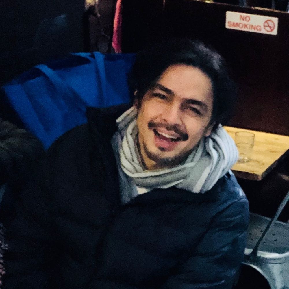 10 Potret transformasi Thomas Djorghi, pesonanya nggak luntur