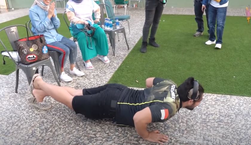 8 Potret Ammar Zoni belajar menembak, bikin Irish Bella makin cinta