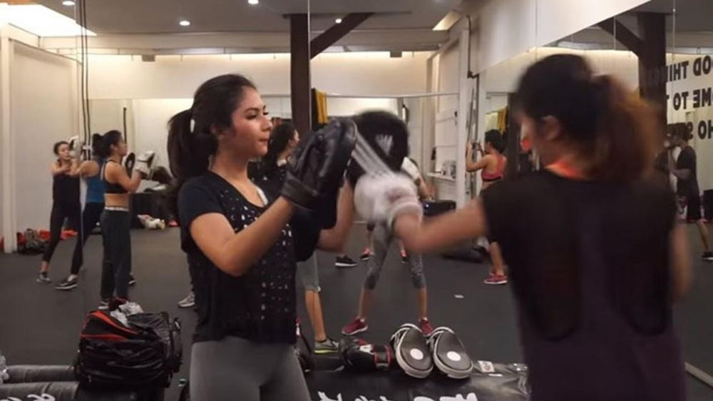 Idap skoliosis, intip 10 momen Jessica Mila olahraga agar tetap bugar