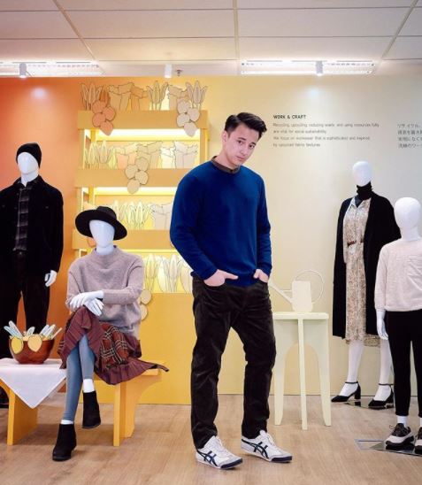 7 Potret terbaru Billy Davidson, ketampanannya bikin cewek kangen