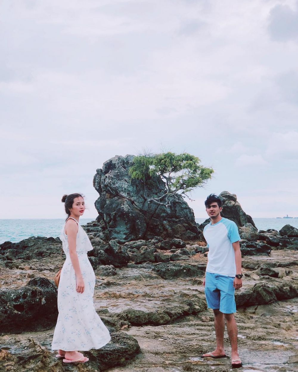 10 Potret kebersamaan Beby Tsabina dan kakak, bak pacaran