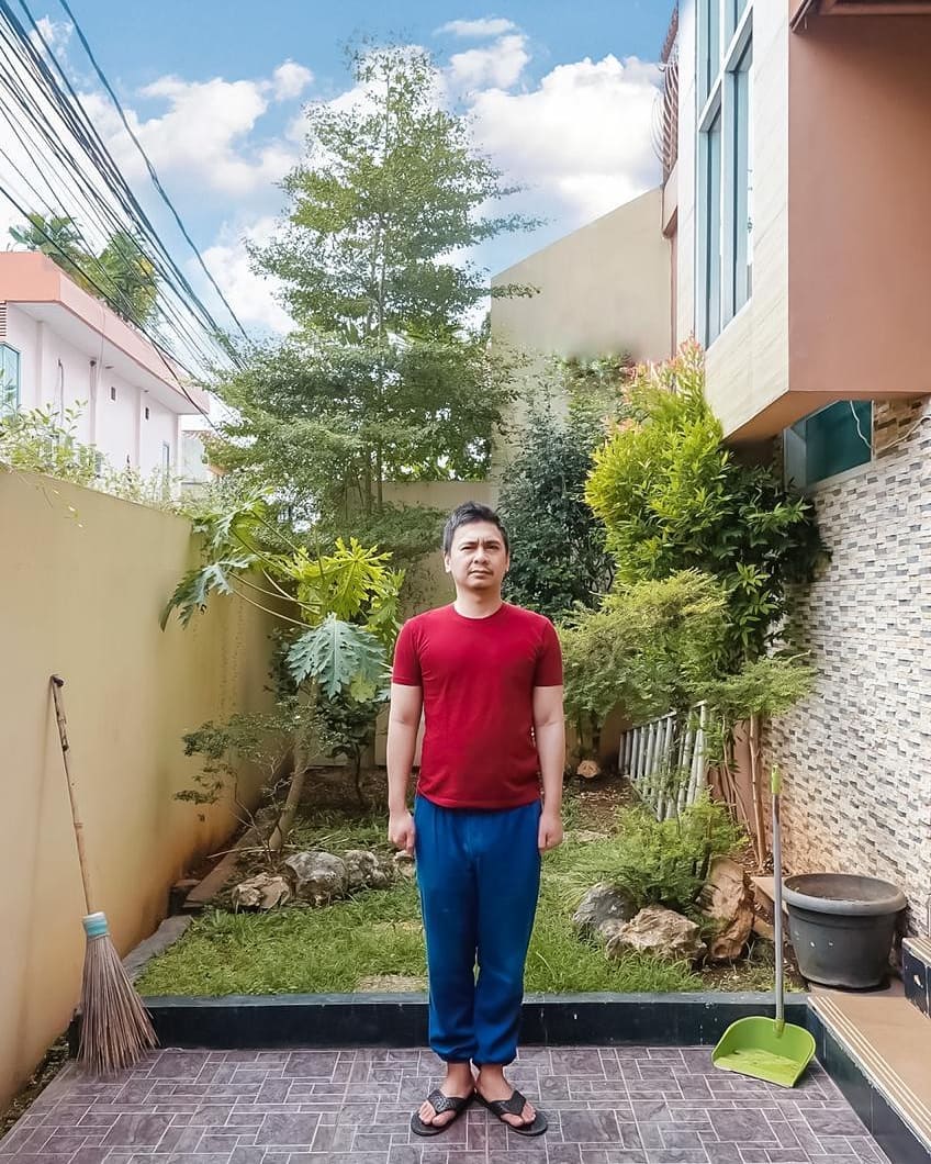 10 Gaya keren seleb saat peringati hari kemerdekaan di rumah