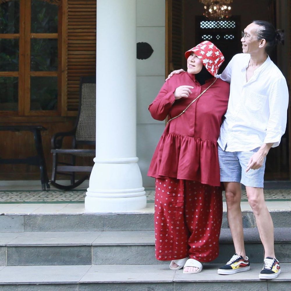 10 Gaya keren seleb saat peringati hari kemerdekaan di rumah