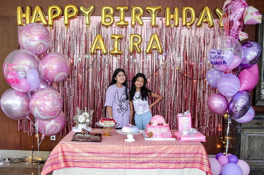 8 Potret perayaan ulang tahun Almira Yudhoyono ke-12, serba pink