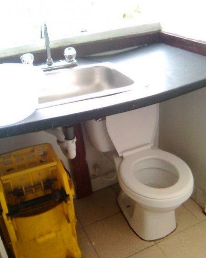 7 Potret letak toilet ngumpet ini bikin pusing carinya, auto kesal nih