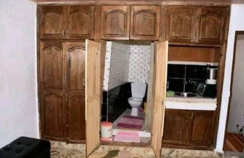 7 Potret letak toilet ngumpet ini bikin pusing carinya, auto kesal nih