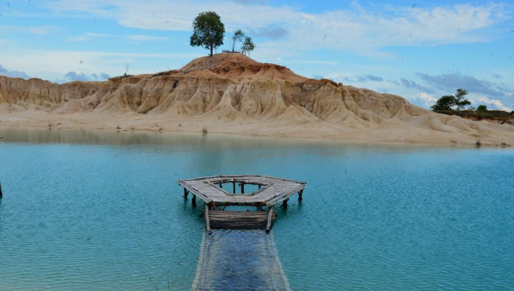 Mengintip keindahan Gurun Pasir Telaga Biru Bintan, bak negeri dongeng