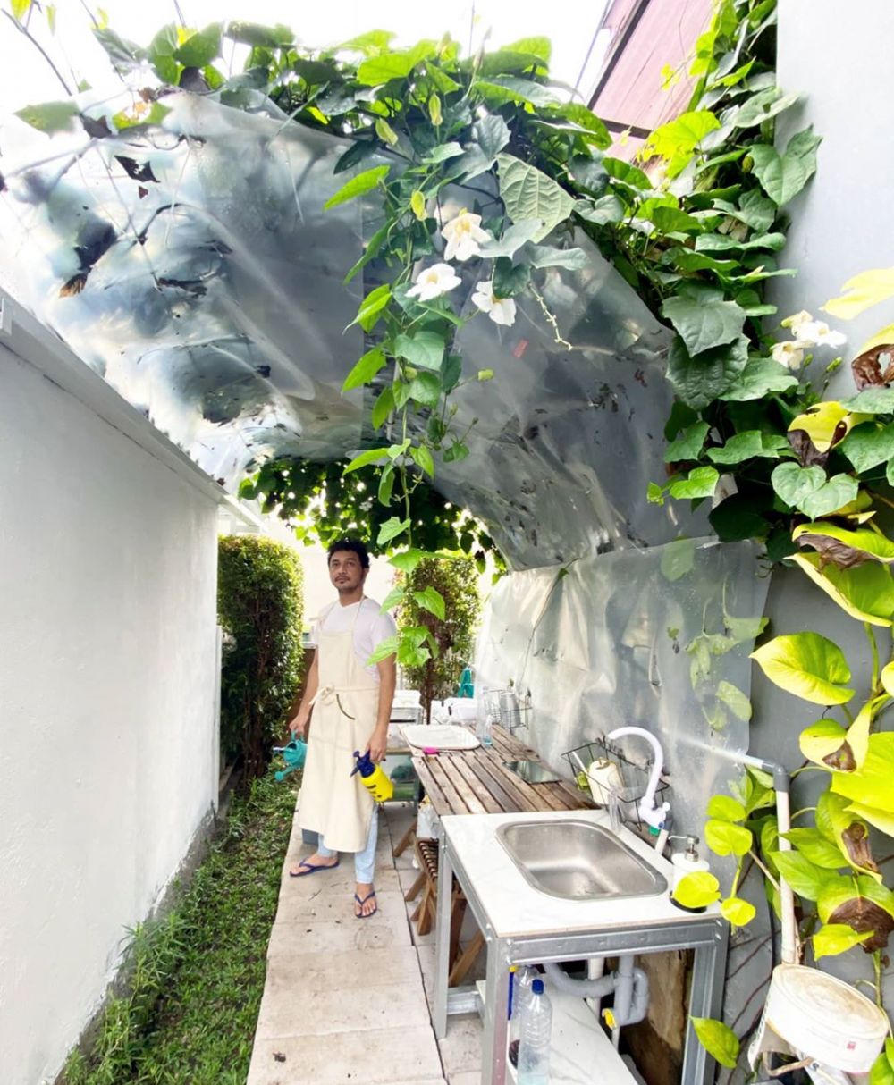 9 Potret rumah Giring eks Nidji, kebun hidroponiknya curi perhatian