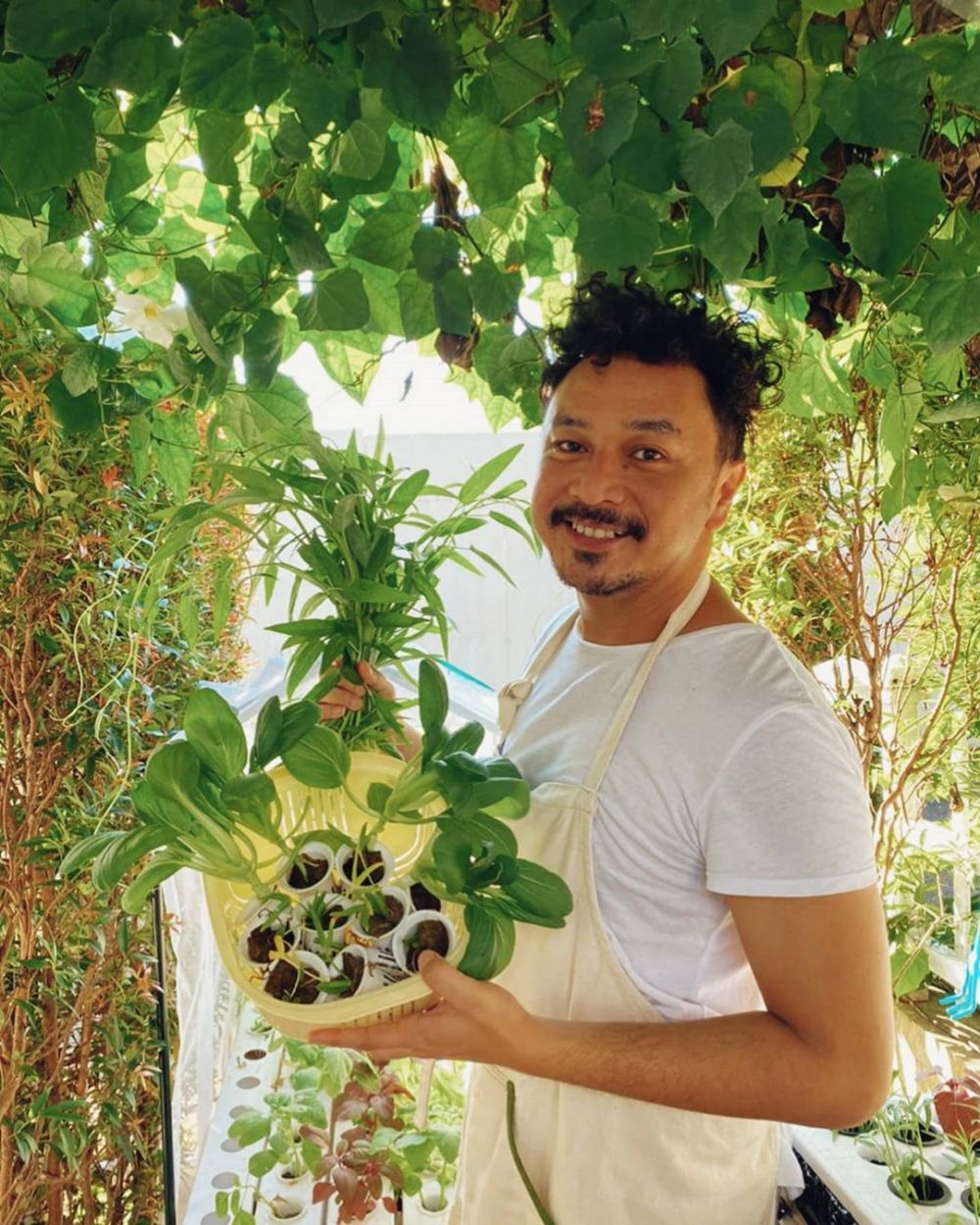 Jadi ketua partai, ini 7 potret terbaru Giring eks Nidji