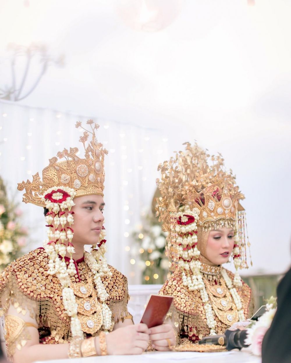 10 Potret haru pernikahan kakak Dinda Hauw yang bertepatan HUT RI