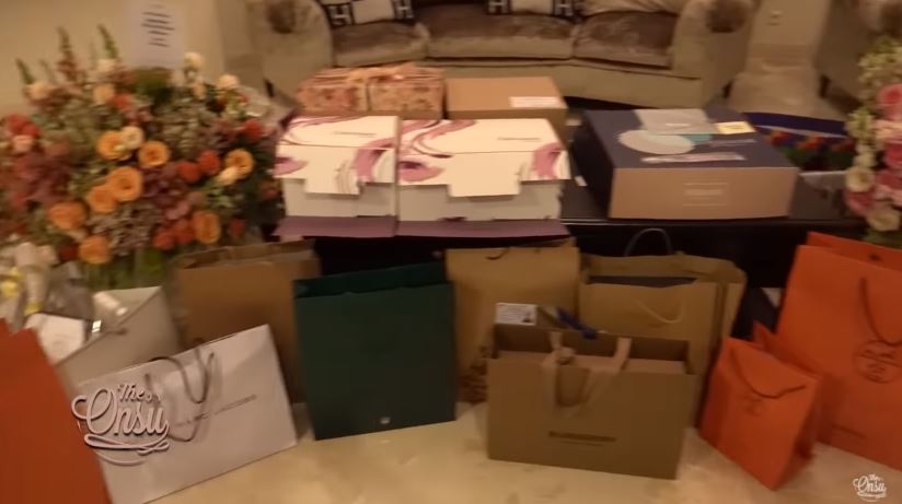 10 Potret kado ulang tahun Ruben Onsu, dapat 10 kardus buah-buahan