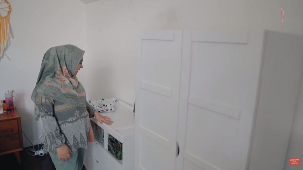 Jelang lahiran, ini 8 momen Irish Bella & Ammar siapkan kamar bayi