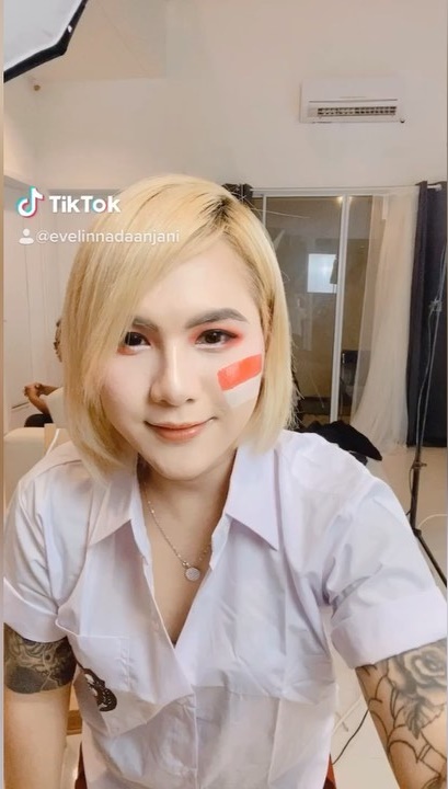 6 Potret terbaru Evelyn Nada Anjani usai sulam bibir, jadi sorotan