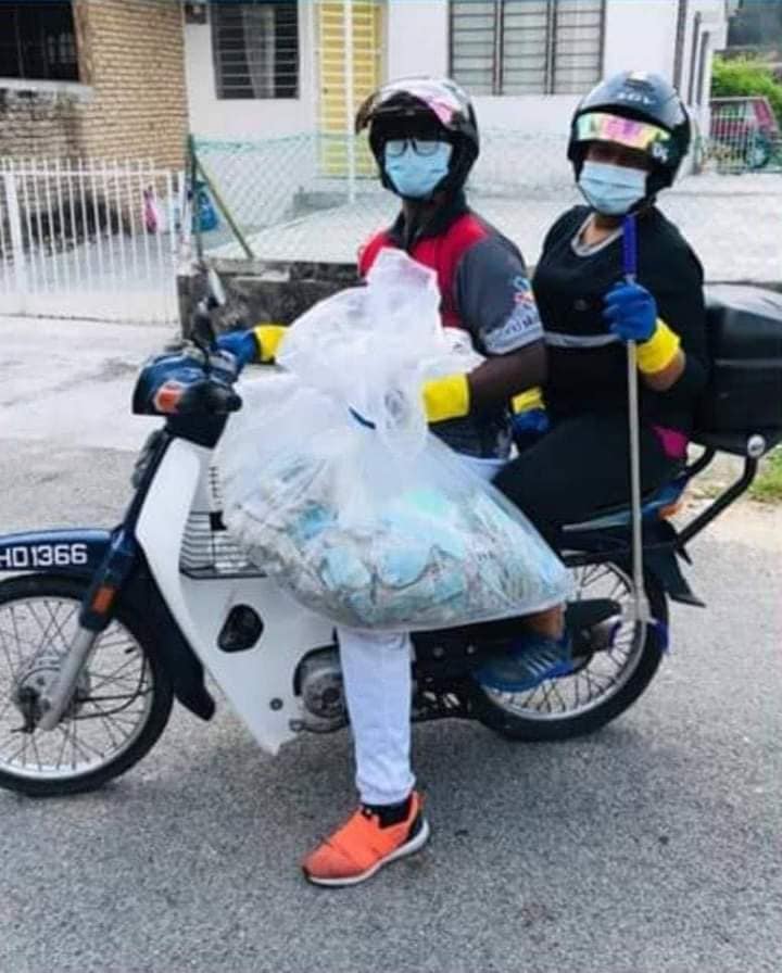 7 Potret kakak beradik pungut sampah masker bekas di jalan, inspiratif