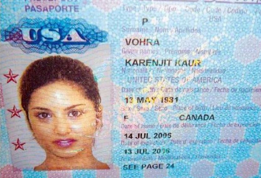 Pasfoto paspor 7 seleb top Bollywood ini bikin pangling