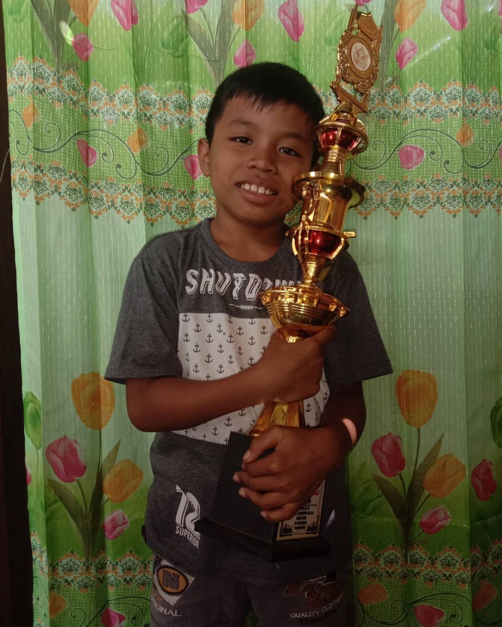 Duet bareng Betrand Peto, ini 9 potret Alwiansyah penyanyi cilik viral