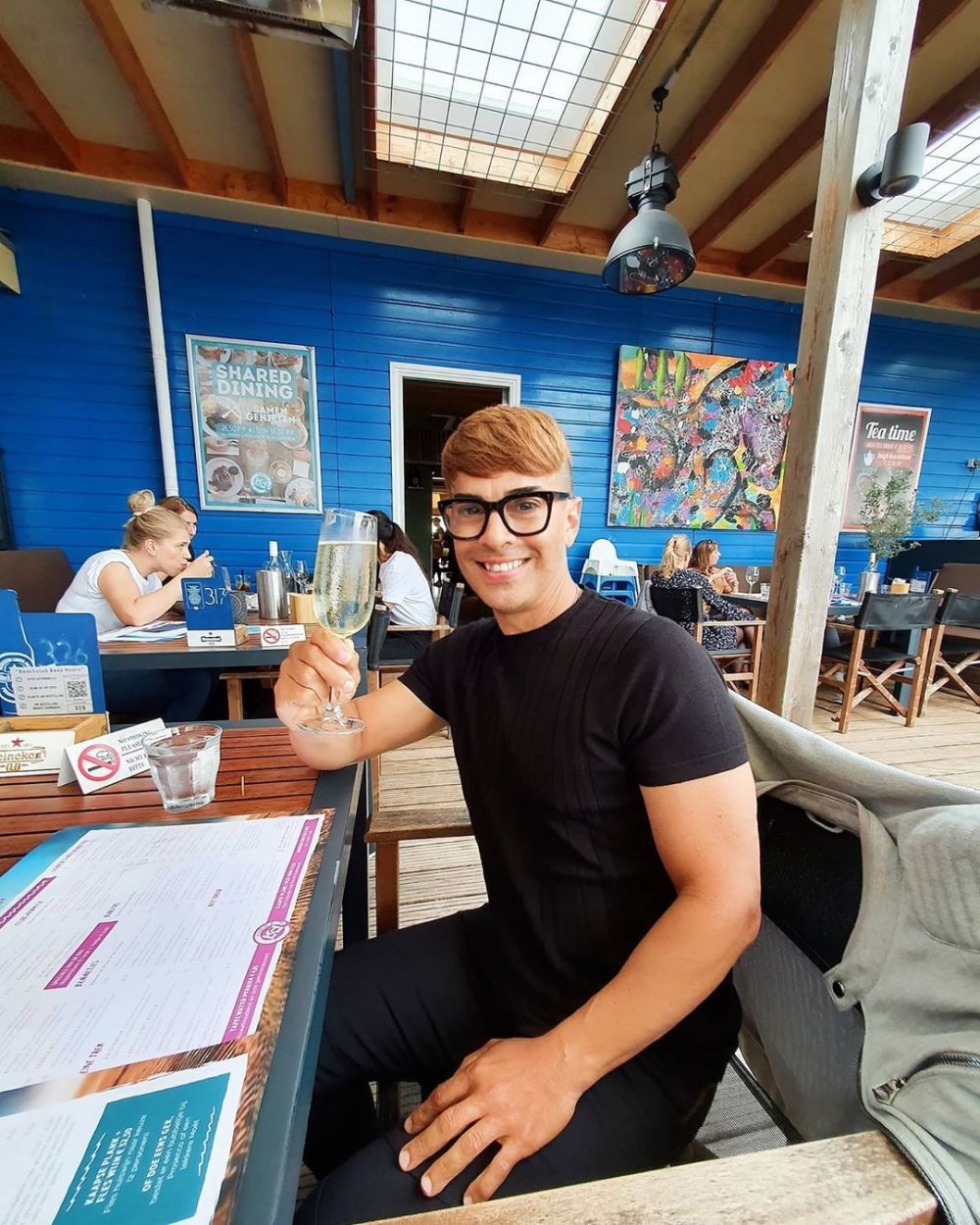 8 Potret pria dengan fisik bak anak muda, usia aslinya bikin kaget