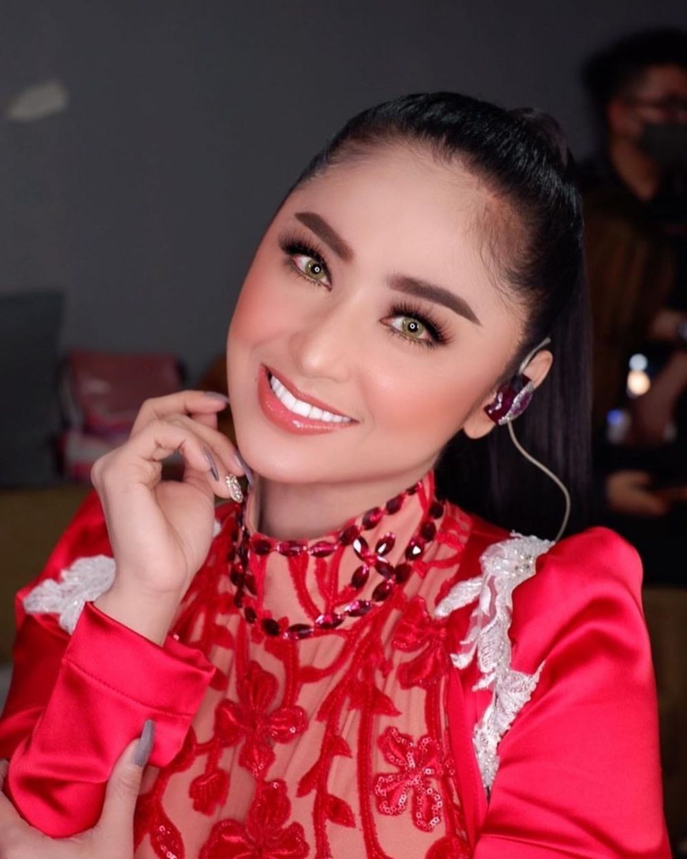 Selain Evelyn Nada, 5 seleb ini pernah jalani sulam bibir