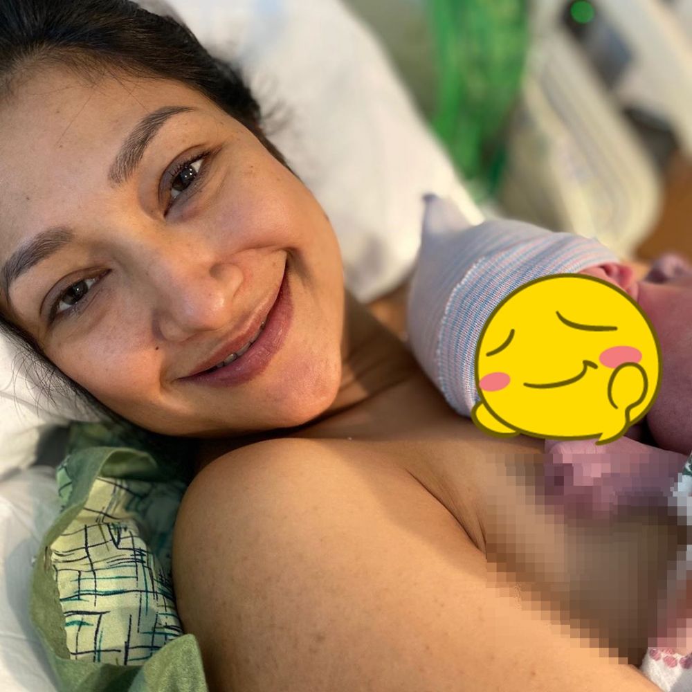 Momen bahagia Rahma Azhari melahirkan bayi perempuan