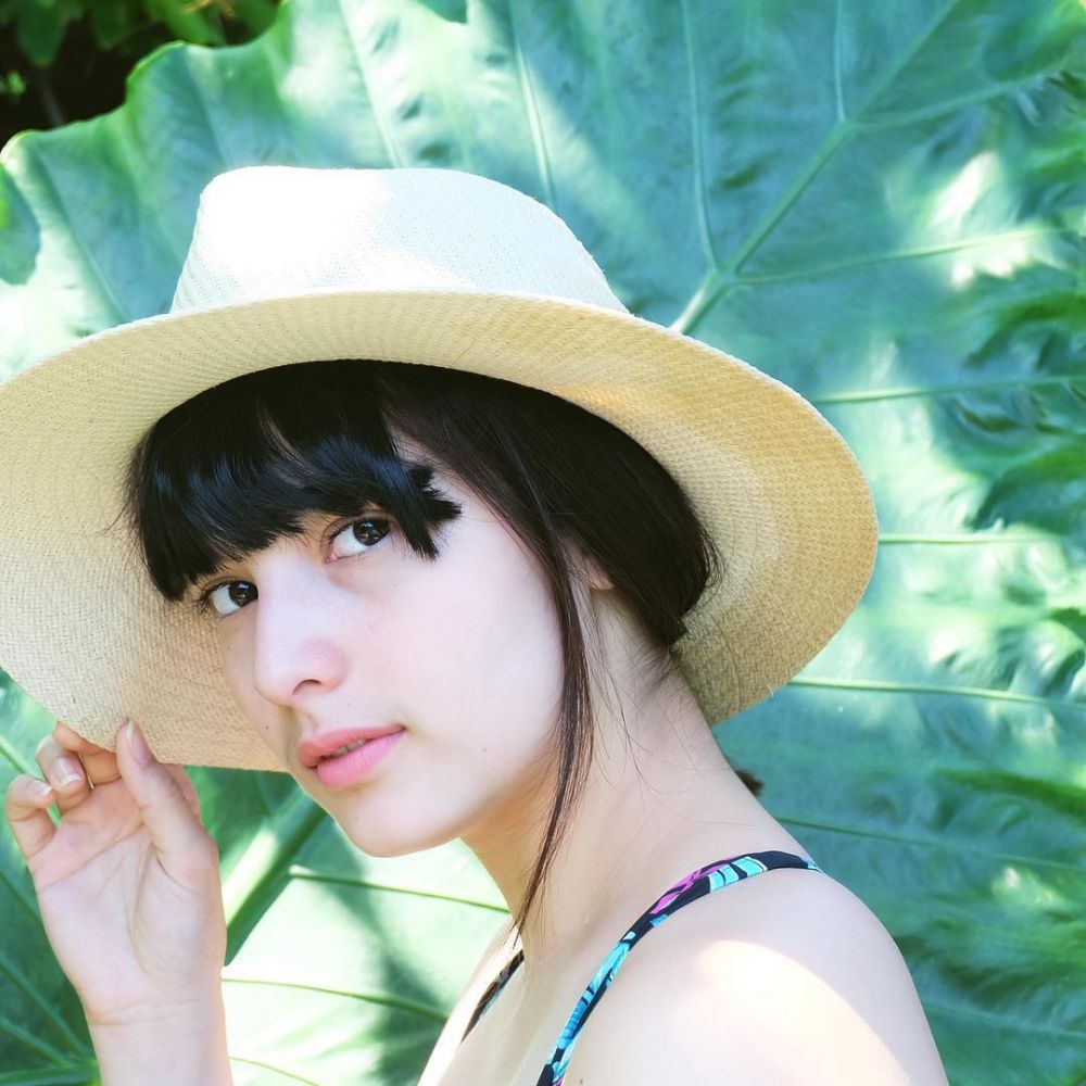 Pesona 15 seleb blasteran tanpa makeup, bukti cantiknya natural