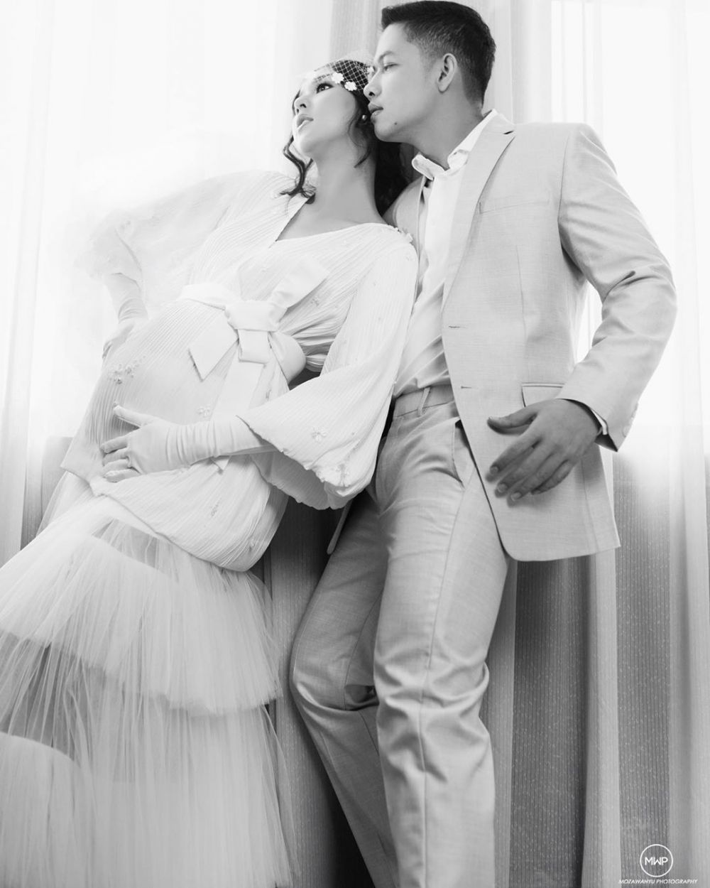 8 Gaya maternity shoot Kevin Lilliana, memesona bak bidadari