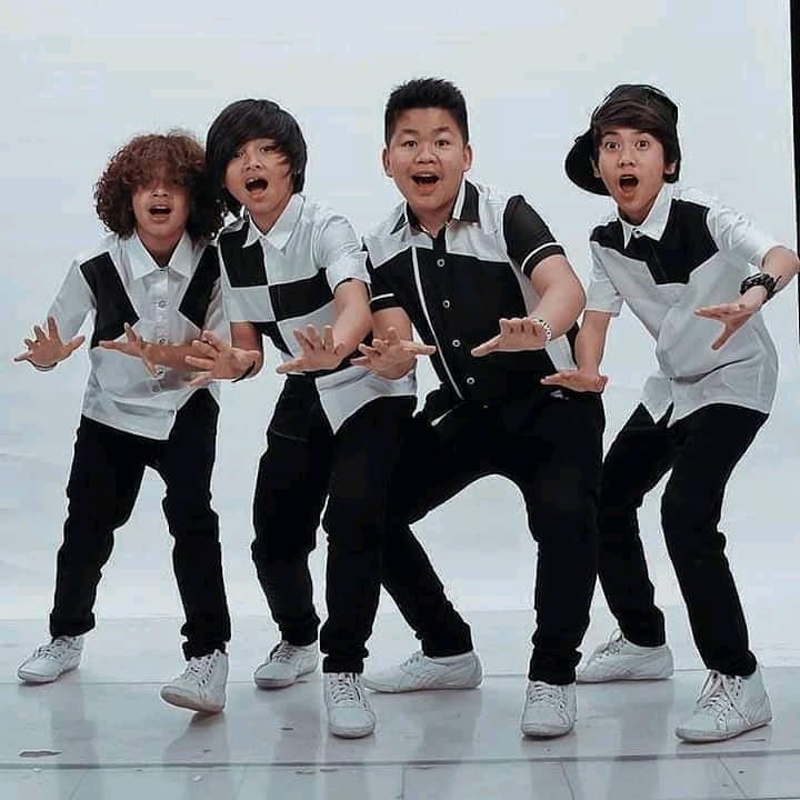 10 Transformasi rambut Iqbaal Ramadhan dari dulu hingga kini