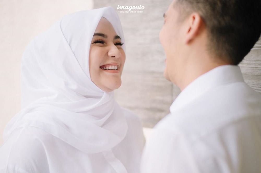 8 Potret maternity Citra Kirana & Rezky Aditya, seperti prewedding
