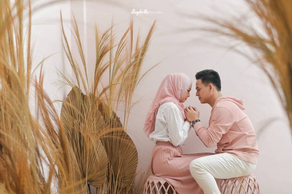 10 Gaya post wedding kakak Dinda Hauw Kemas Arsyadan & Asri Kasura
