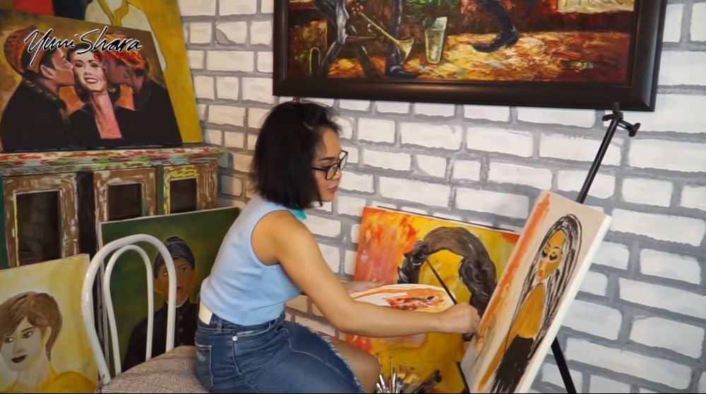 10 Potret lantai dua rumah Yuni Shara, ada ruang khusus melukis