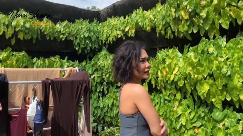 10 Potret lantai dua rumah Yuni Shara, ada ruang khusus melukis