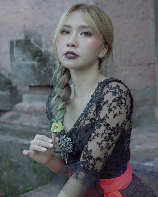 8 Potret Natya Shina, dancer Indonesia yang mirip idol Korea