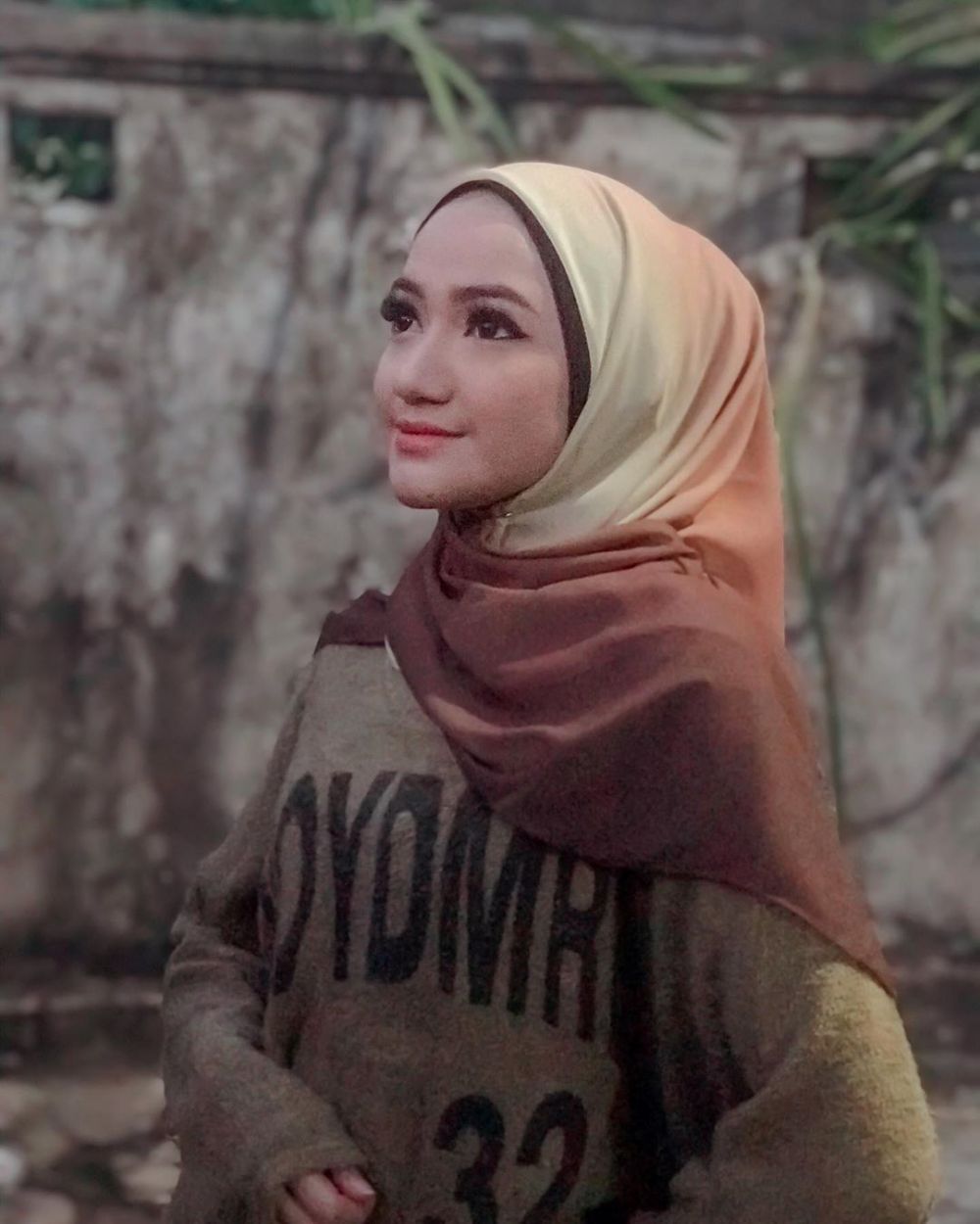 Putuskan berhijab, ini 10 potret terbaru Marcella Simon