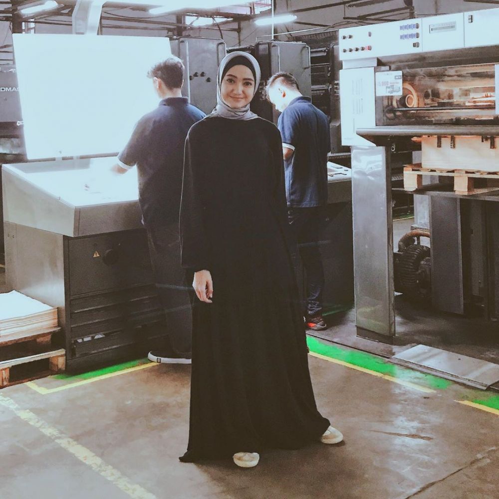 Putuskan berhijab, ini 10 potret terbaru Marcella Simon